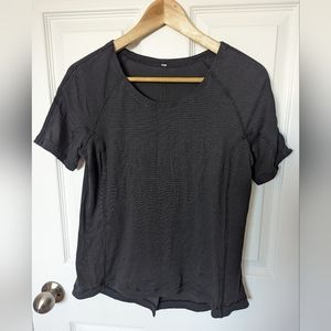 Lululemon | Black Stripes T-Shirt, Vented Back